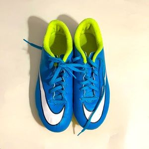 Nike Mercurial soccer cleats size 4y youth
